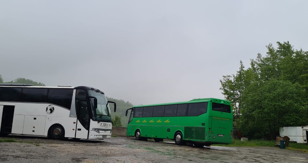 Fjolla coach prepared for departure